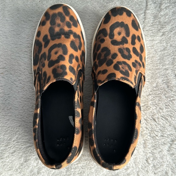 A New Day slip on sneaker - Picture 1 of 5